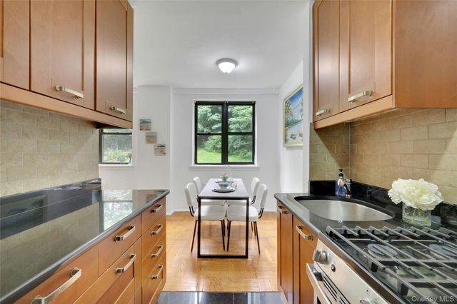 735 Kappock Street 2F, Bronx, NY 10463