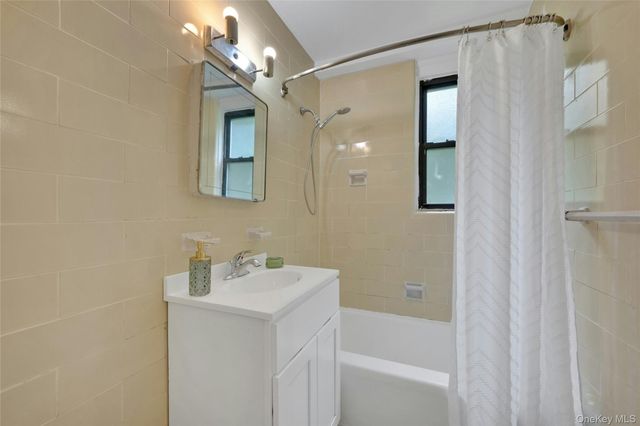 735 Kappock Street 2F, Bronx, NY 10463