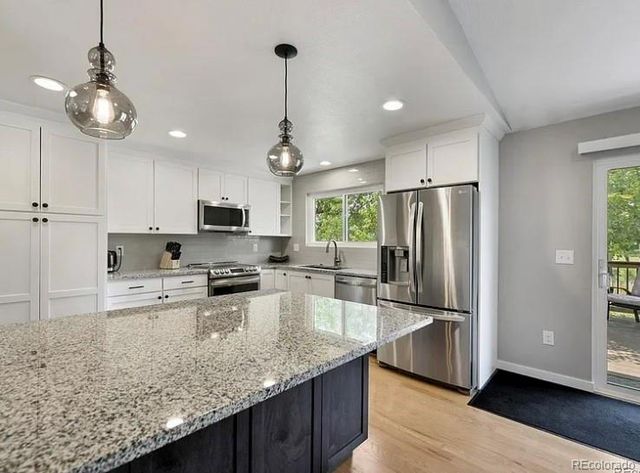 9098 W Chestnut Avenue, Littleton, CO 80128