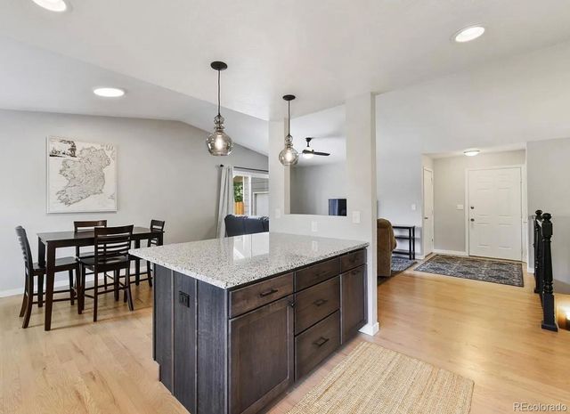 9098 W Chestnut Avenue, Littleton, CO 80128