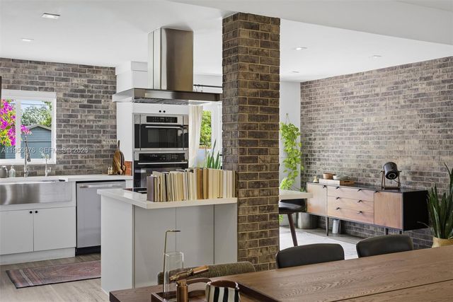 565 South Dr, Miami Springs, FL 33166