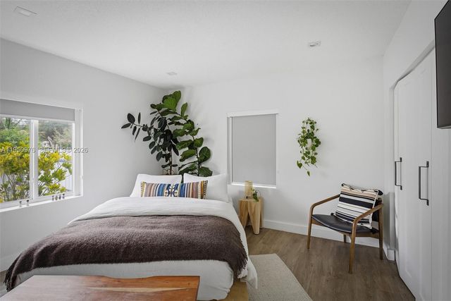 565 South Dr, Miami Springs, FL 33166