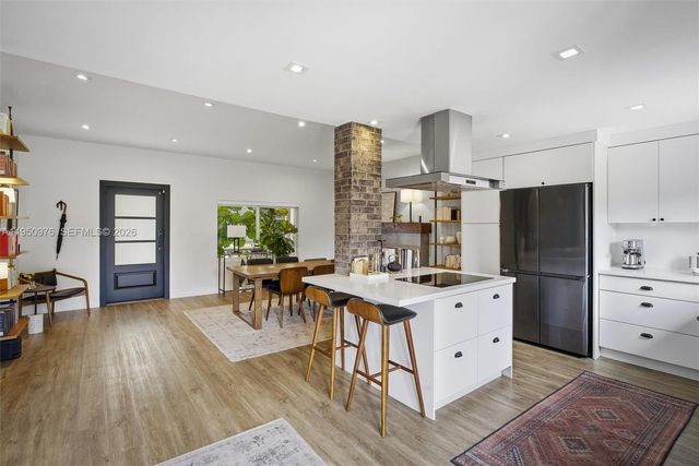 565 South Dr, Miami Springs, FL 33166