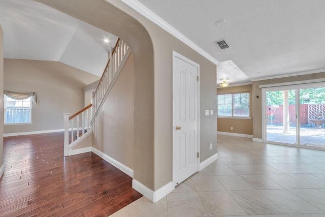 1021 Kirby Ct, Folsom, CA 95630