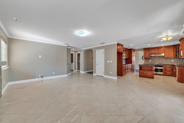 1021 Kirby Ct, Folsom, CA 95630