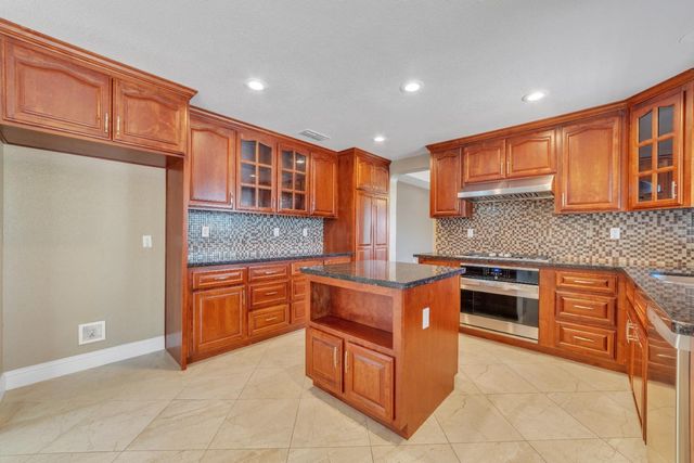 1021 Kirby Ct, Folsom, CA 95630