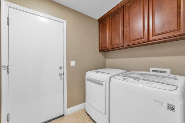 1021 Kirby Ct, Folsom, CA 95630