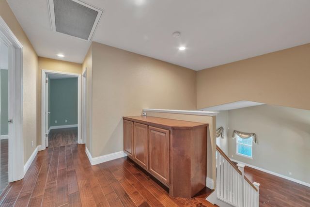 1021 Kirby Ct, Folsom, CA 95630