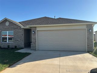 10134 E King Place, Claremore, OK 74019