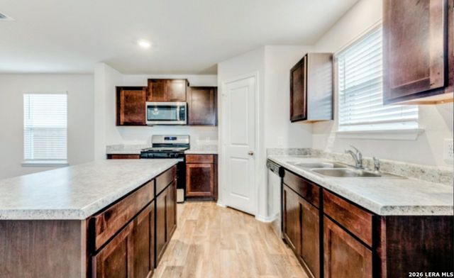 9558 Ranch Loop, San Antonio, TX 78254