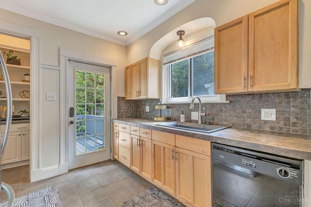 3734 Woodland Avenue, Cincinnati, OH 45209