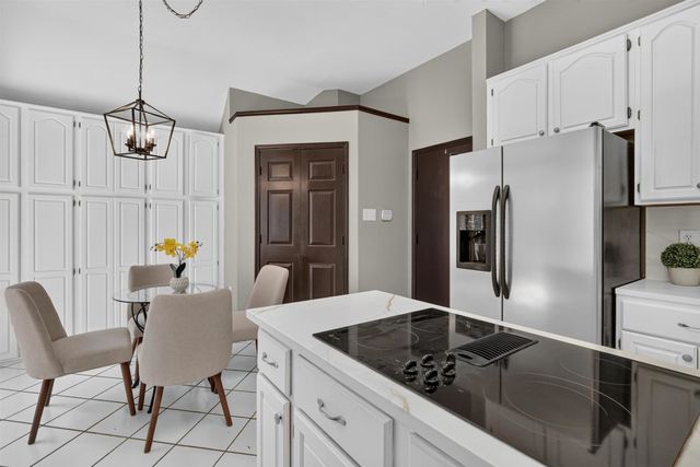 3208 Village Oak Drive, Arlington, TX 76017