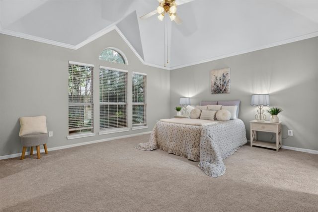 3208 Village Oak Drive, Arlington, TX 76017