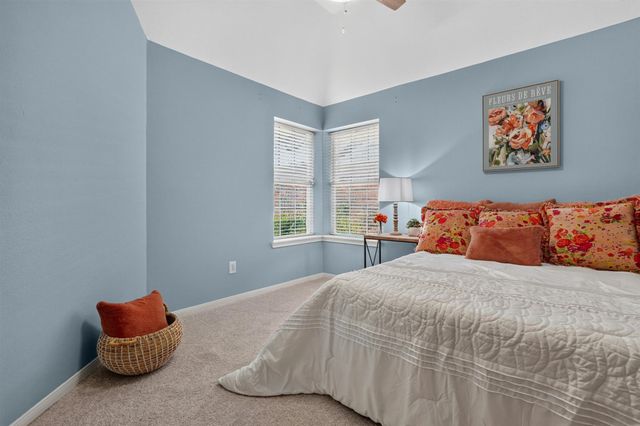 3208 Village Oak Drive, Arlington, TX 76017