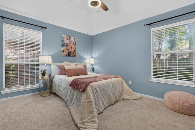 3208 Village Oak Drive, Arlington, TX 76017