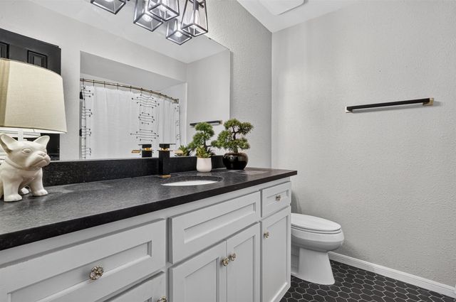 3208 Village Oak Drive, Arlington, TX 76017