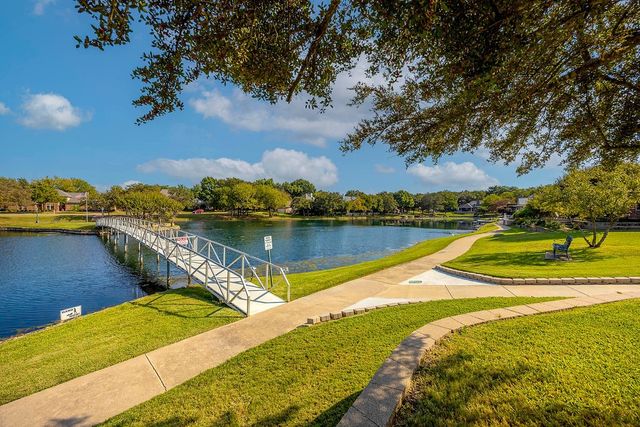 3208 Village Oak Drive, Arlington, TX 76017