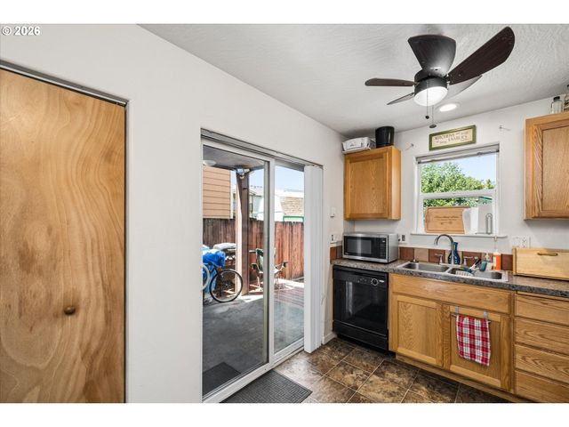 4860 A St, Springfield, OR 97478