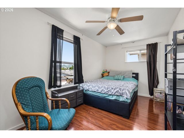 4860 A St, Springfield, OR 97478