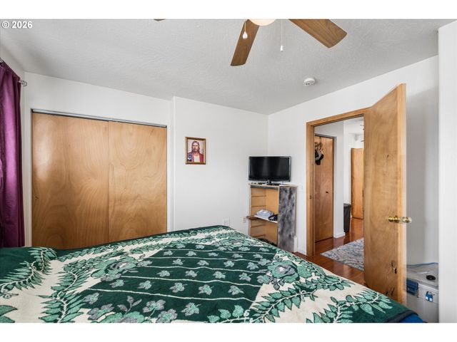 4860 A St, Springfield, OR 97478