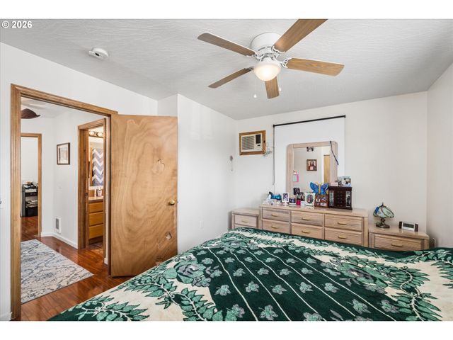 4860 A St, Springfield, OR 97478