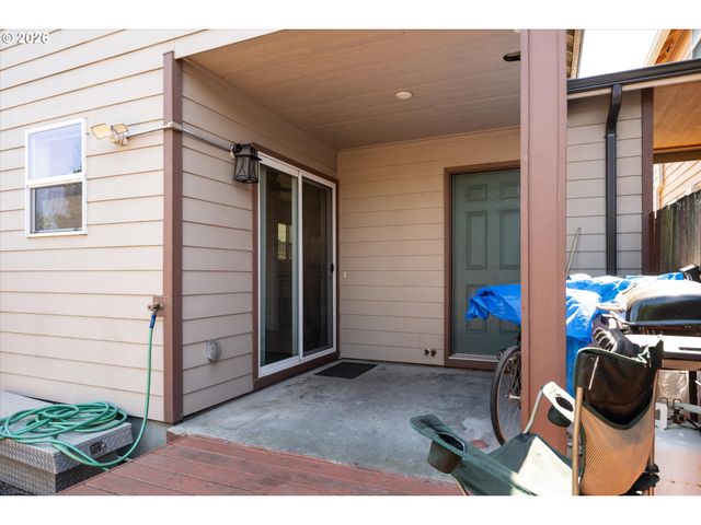 4860 A St, Springfield, OR 97478