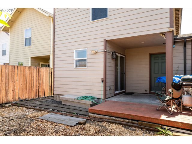 4860 A St, Springfield, OR 97478