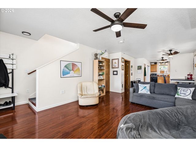 4860 A St, Springfield, OR 97478