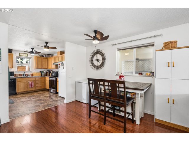 4860 A St, Springfield, OR 97478