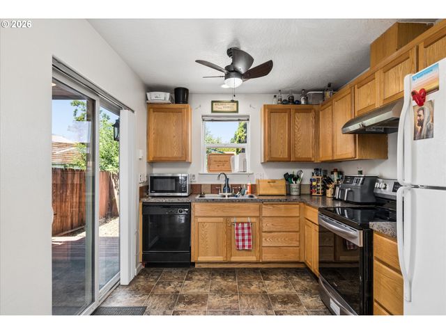 4860 A St, Springfield, OR 97478