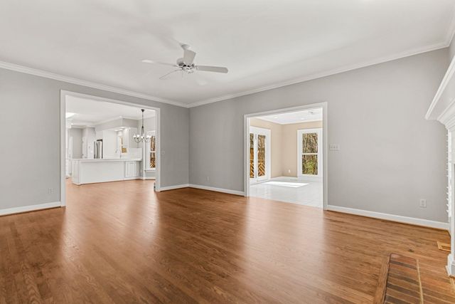 213 E Woodglen Road, Spartanburg, SC 29301