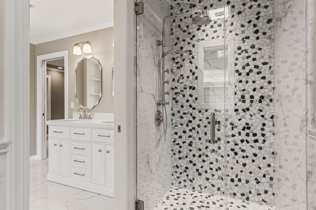 213 E Woodglen Road, Spartanburg, SC 29301