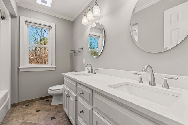 213 E Woodglen Road, Spartanburg, SC 29301