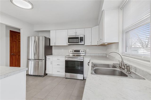 605 E Maple Street, Archie, MO 64725