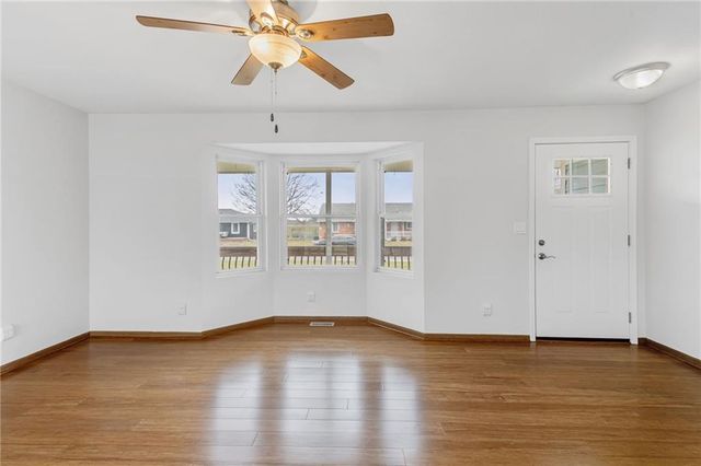 605 E Maple Street, Archie, MO 64725