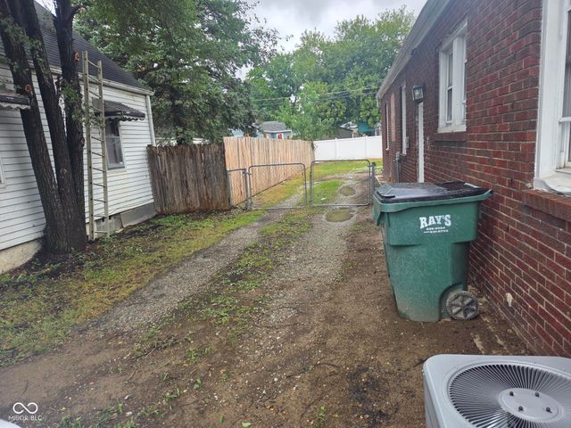 5214 W 10th Street, Indianapolis, IN 46224