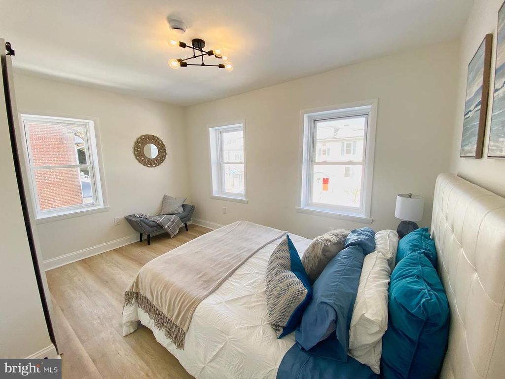 Image 11 of property listing at 4003 OAKFORD AVE, Baltimore, MD 21215