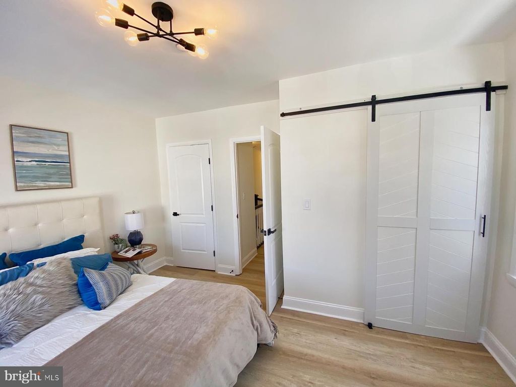 Image 14 of property listing at 4003 OAKFORD AVE, Baltimore, MD 21215