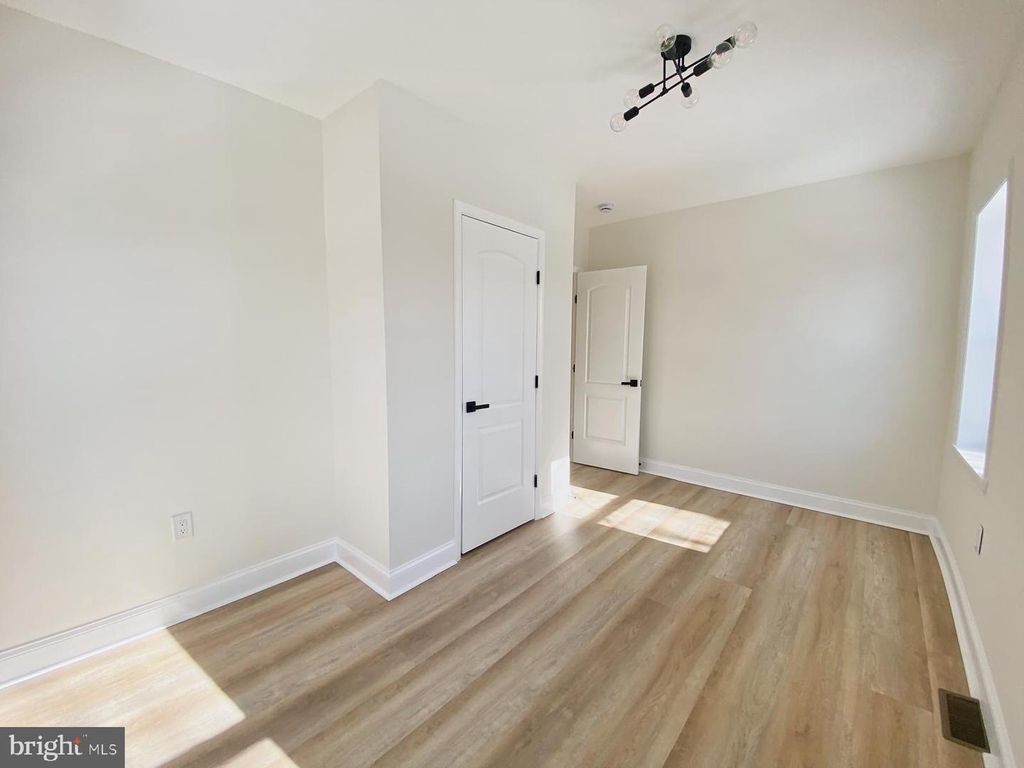 Image 20 of property listing at 4003 OAKFORD AVE, Baltimore, MD 21215