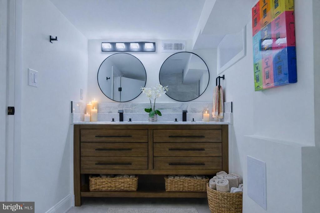 Image 25 of property listing at 4003 OAKFORD AVE, Baltimore, MD 21215