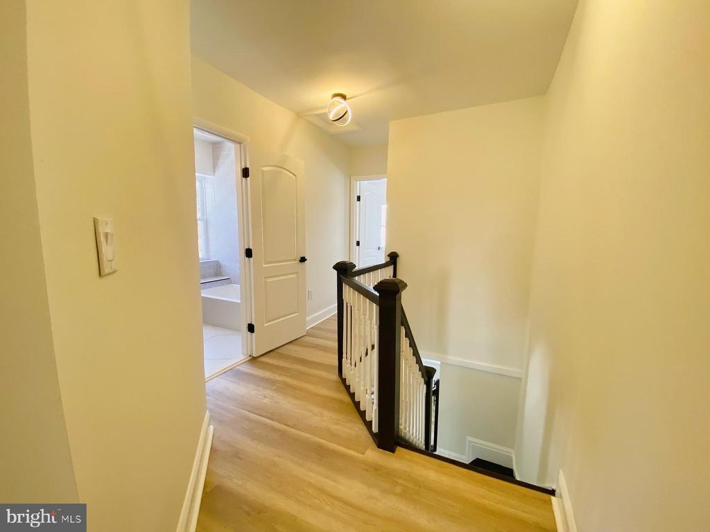 Image 9 of property listing at 4003 OAKFORD AVE, Baltimore, MD 21215