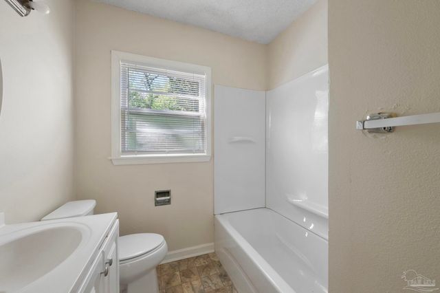 258 Omega Ct, Pensacola, FL 32506