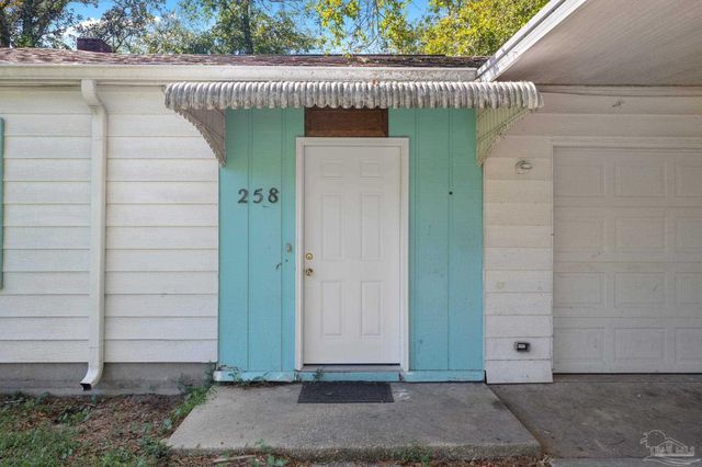 258 Omega Ct, Pensacola, FL 32506
