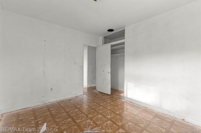 22164 Berg Road, Southfield, MI 48033
