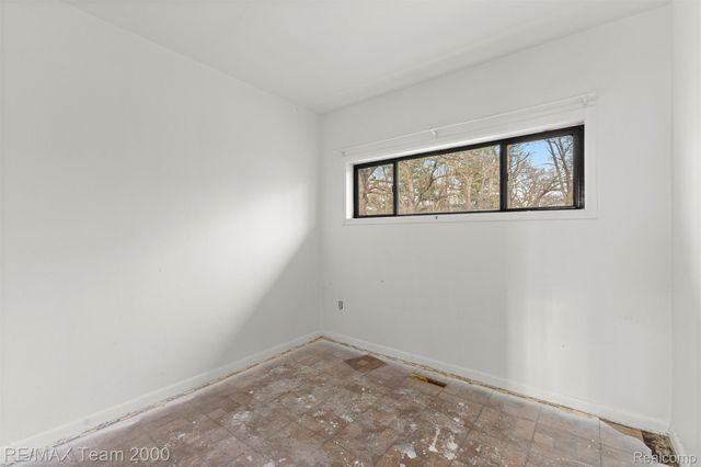 22164 Berg Road, Southfield, MI 48033