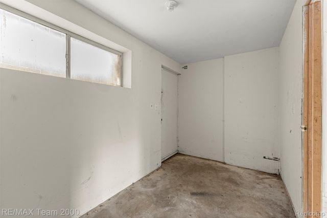 22164 Berg Road, Southfield, MI 48033