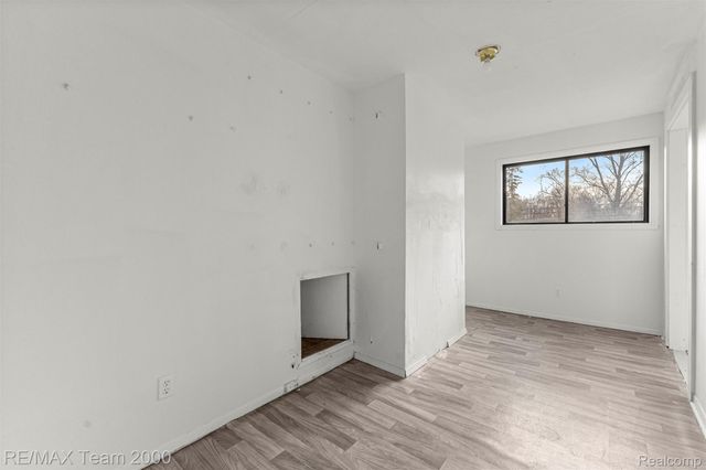 22164 Berg Road, Southfield, MI 48033