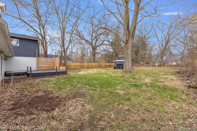 22164 Berg Road, Southfield, MI 48033
