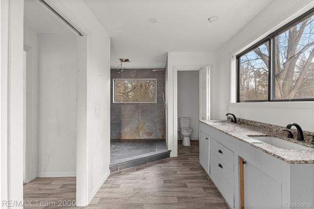 22164 Berg Road, Southfield, MI 48033