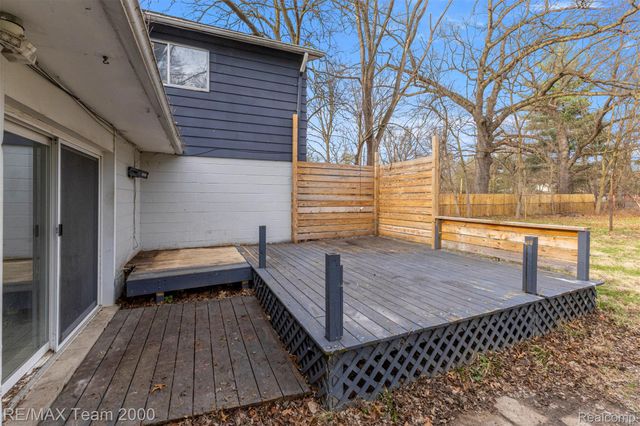 22164 Berg Road, Southfield, MI 48033
